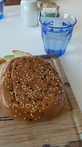 Opinii despre A Ladybug Bakery and Cafe în Calgary - Hospitality and gastronomy