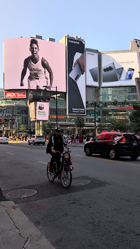 Popeyes Louisiana Kitchen - Hospitality and gastronomy