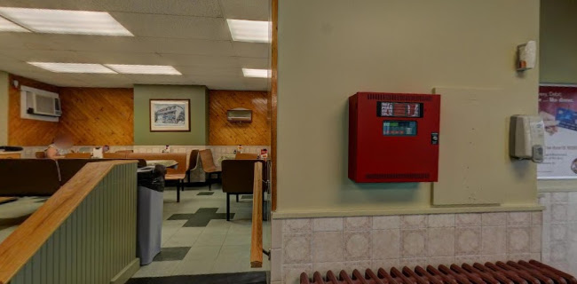 Ches's Famous Fish & Chips - Hospitality and gastronomy