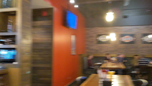 2750 Iris St, Ottawa, ON K2C 3C9