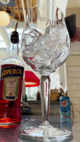 Opinii despre Nicli Pizzeria + Bar în North Vancouver - Hospitality and gastronomy