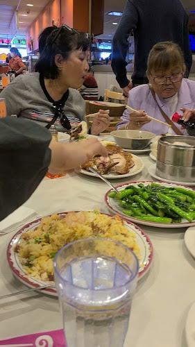 Opinii despre New Town Bakery & Restaurant în Vancouver - Hospitality and gastronomy