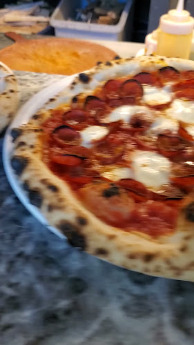 Opinii despre Nicli Pizzeria + Bar în North Vancouver - Hospitality and gastronomy