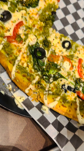 Veggie Planet Vaughan - Vegetarian Indian Pizza, Burger and Street food Restaurant - Woodbridge