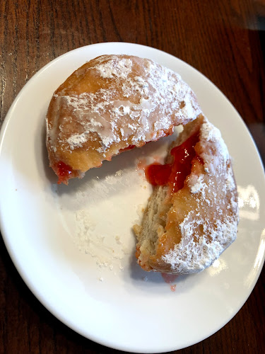 Mmm Donuts • Café & Bakery - Hospitality and gastronomy