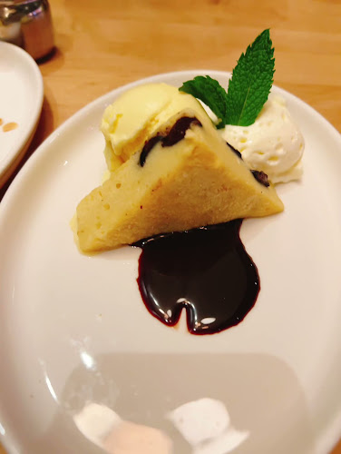 Opinii despre Moxies Davie Restaurant în Vancouver - Hospitality and gastronomy