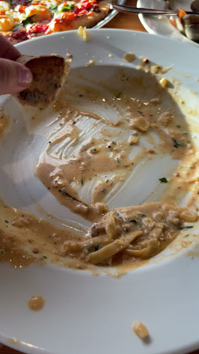 Opinii despre Woodfire Restaurant & Catering în Gabriola - Hospitality and gastronomy