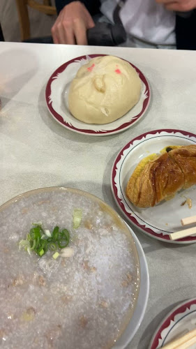 Opinii despre New Town Bakery & Restaurant în Vancouver - Hospitality and gastronomy