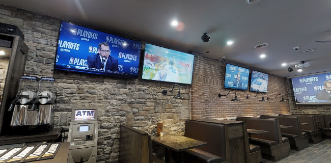 29 Dunlop St E, Barrie, ON L4N 1A2