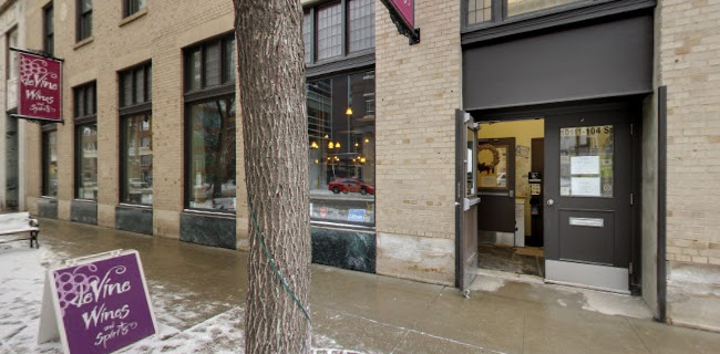 Opinii despre deVine Wines & Spirits în Edmonton - Hospitality and gastronomy