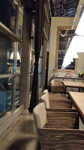 Opinii despre Glasshouse Kitchen|Bar în St. Albert - Hospitality and gastronomy