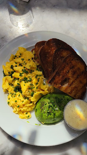 RH Courtyard Restaurant at RH Toronto - Hospitality and gastronomy