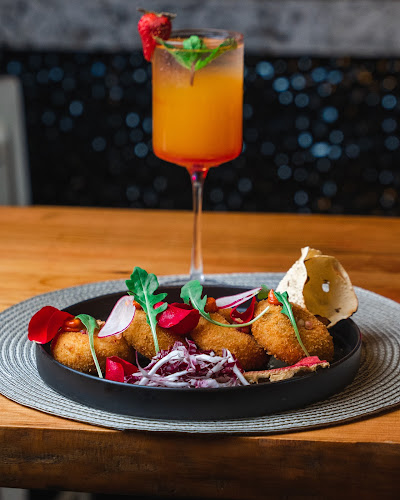 925 Rathburn Rd E, Mississauga, ON L4W 4C3