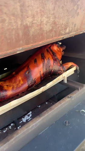 Opinii despre All Seasons Pig Roast & Catering în Red Deer - Hospitality and gastronomy