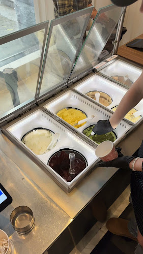 Nani's Gelato - Hospitality and gastronomy