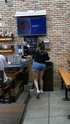 Opinii despre Greta Bar în Calgary - Hospitality and gastronomy