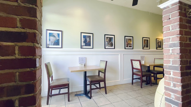 Opinii despre Rhodos Coffee and Bistro în Courtenay - Hospitality and gastronomy