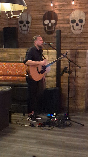 155 Smith St, Winnipeg, MB R3C 1J7