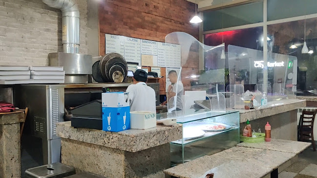 Opinii despre Fresca Pizza and Pasta în Toronto - Hospitality and gastronomy