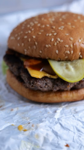 Opinii despre Rallis Burger & Grill în Halton Hills - Hospitality and gastronomy