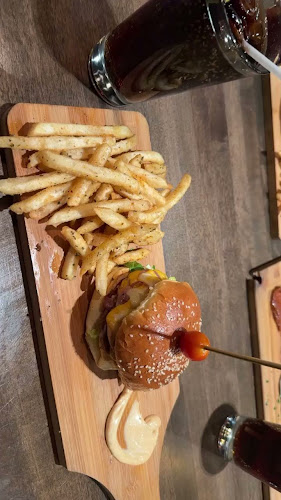 6435 Erin Mills Pkwy, Mississauga, ON L5N 4H4