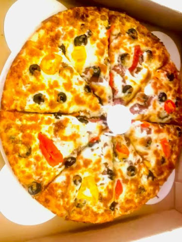 Opinii despre Hollywood Pizza & Sub în Edmonton - Hospitality and gastronomy