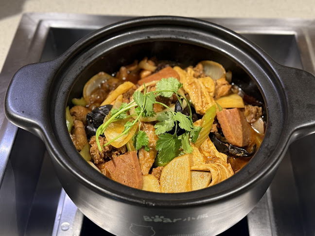 5890 Number 3 Rd Room 200, Richmond, BC V6X 3P6