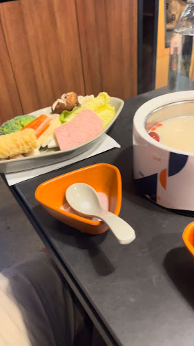 Opinii despre The Dolar Shop Hot Pot în Burnaby - Hospitality and gastronomy