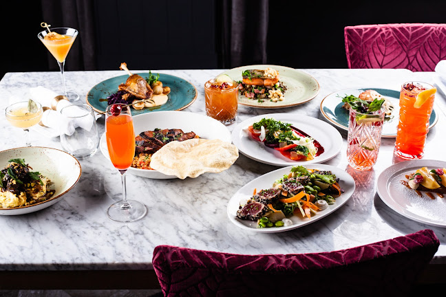 Social Restaurant + Lounge - Hospitality and gastronomy