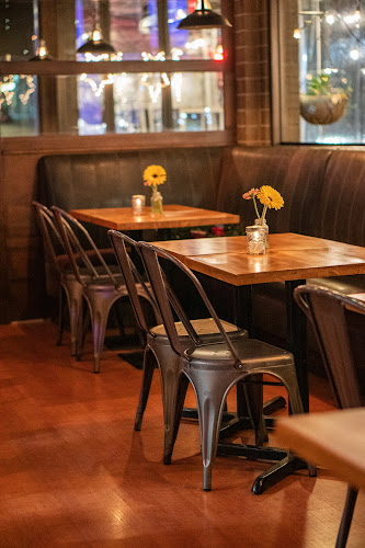 Alberello Pizzeria - North Vancouver