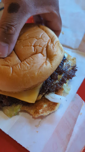 Opinii despre Flat Boy Burgers în Edmonton - Hospitality and gastronomy