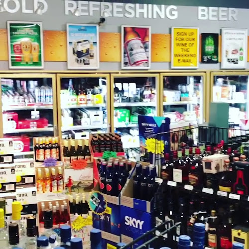 Opinii despre Rosslyn Liquor Store în Edmonton - Hospitality and gastronomy