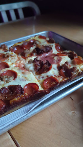 Opinii despre ACES PIZZA în Toronto - Hospitality and gastronomy