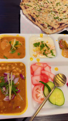 Opinii despre Simply Indian Sweets & Restaurant în Brampton - Hospitality and gastronomy