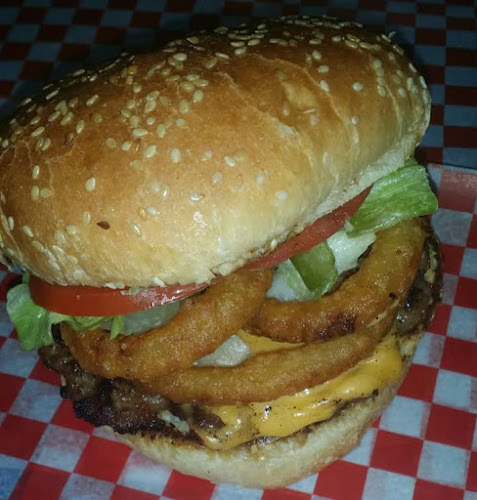 Opinii despre Lakeview Burger & Diner not this name în Oshawa - Hospitality and gastronomy