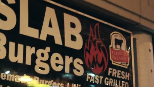 Opinii despre Slab Burgers | The Slab Pizza în Toronto - Hospitality and gastronomy