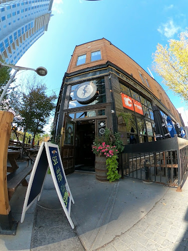 Opinii despre St. James Corner Restaurant & Irish Pub în Calgary - Hospitality and gastronomy