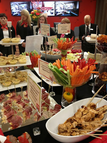 Stomping Grounds Cafe & Bistro - Hospitality and gastronomy