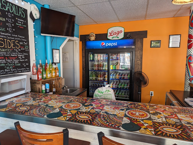 698 Arthur St W, Thunder Bay, ON P7E 5R8