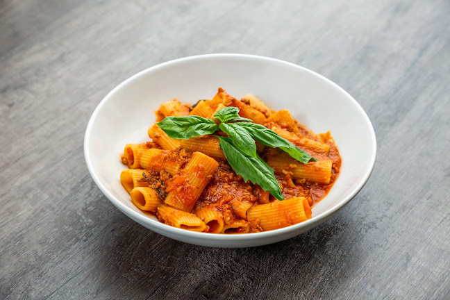 832 Bay St., Toronto, ON M5S 1Z6