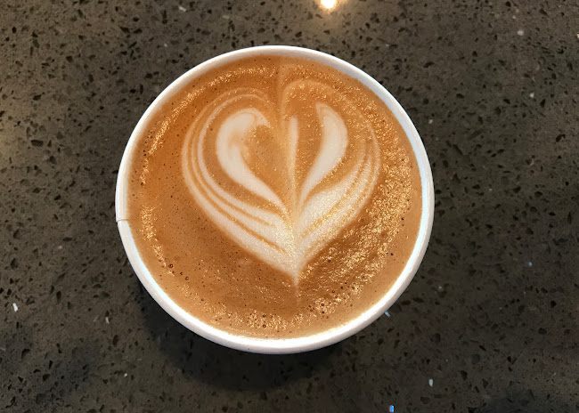 Opinii despre Waves Coffee House - 8th and 8th în Calgary - Hospitality and gastronomy