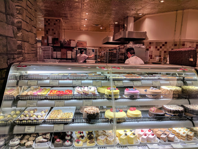 10150 Jasper Ave #201, Edmonton, AB T5J 1W4