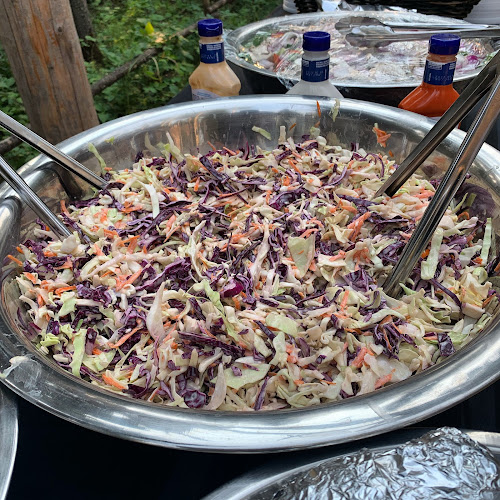 All Seasons Pig Roast & Catering - Hospitality and gastronomy