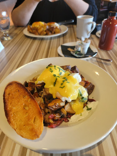 ROMEOs Kitchen + Spirits