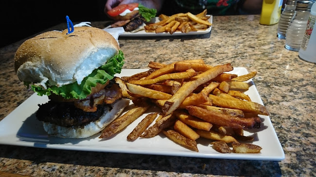 Tiff's Restaurant & Sports Bar - Barrie
