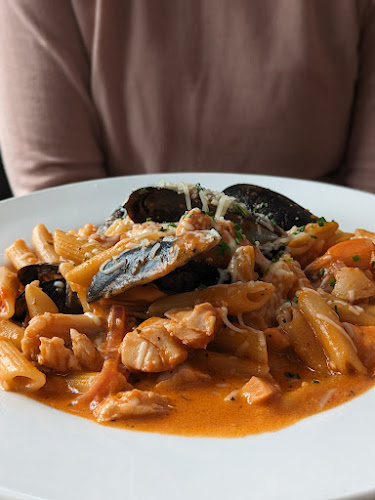 15782 Marine Dr #5, White Rock, BC V4B 1E6