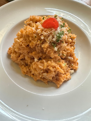 Tiramisu Bistro - Hospitality and gastronomy