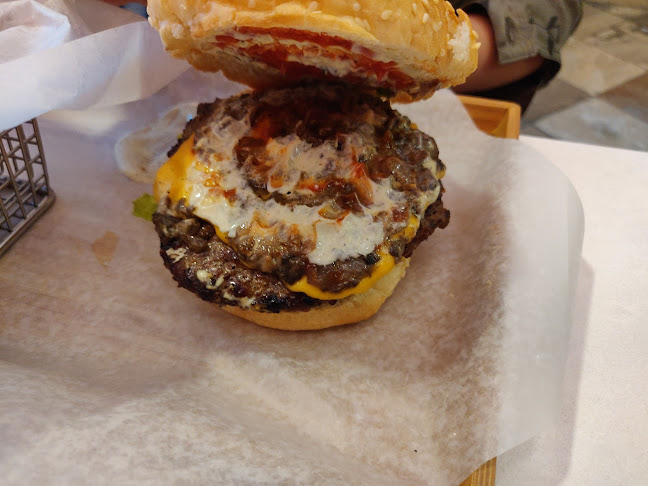 990 Denman St, Vancouver, BC V6G 2M1