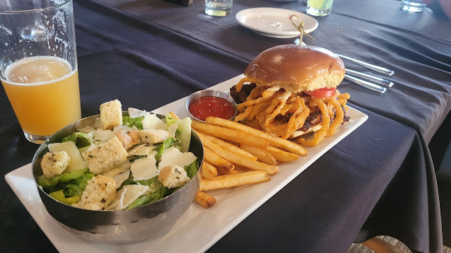 19 Okanagan Grill + Bar