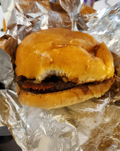 Opinii despre A & V Drive-In în Winnipeg - Hospitality and gastronomy